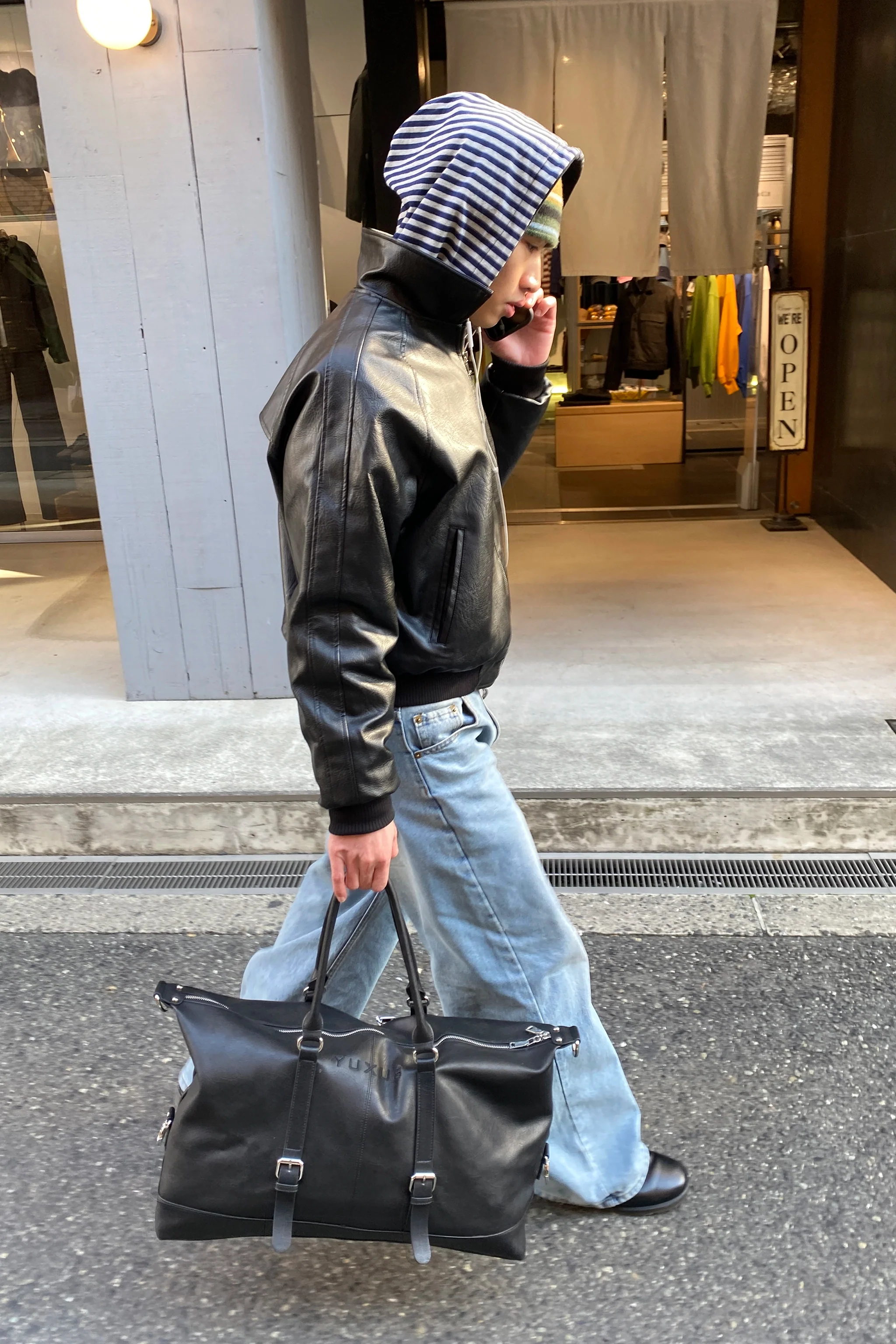 BLACK "VOYAGER" LEATHER BAG - Image 3