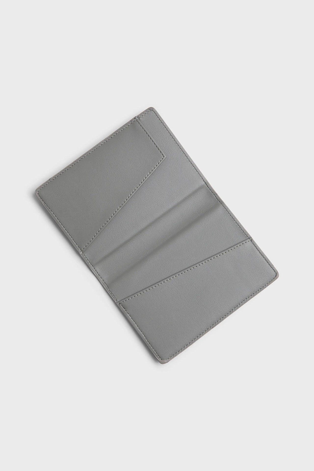 GRAY "VOYAGER" PASSPORT CASE - Image 2
